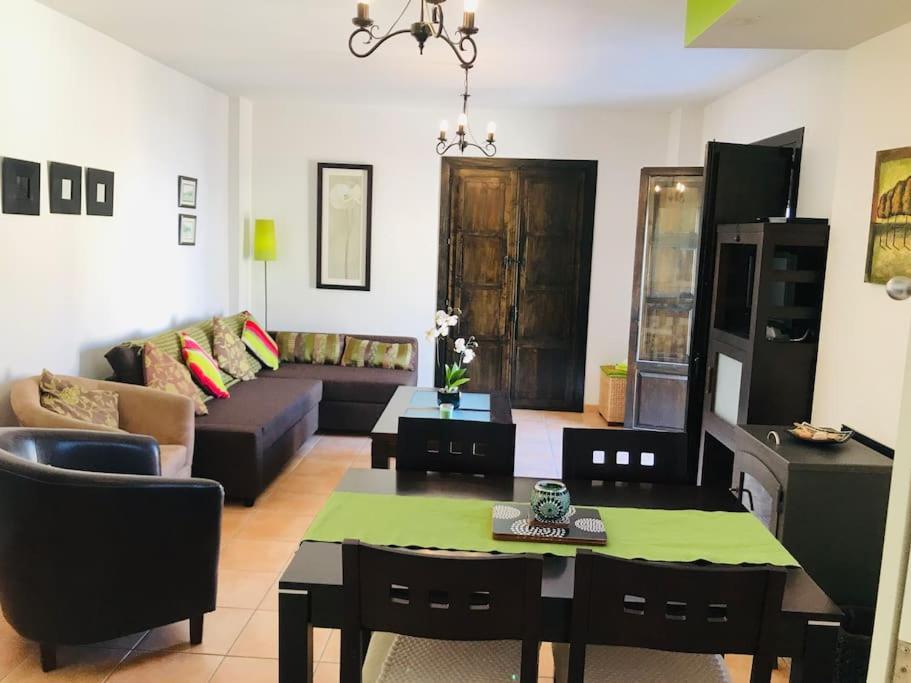 Boutique Style Apartment In Velez De Benaudalla - Near Salobrena المظهر الخارجي الصورة