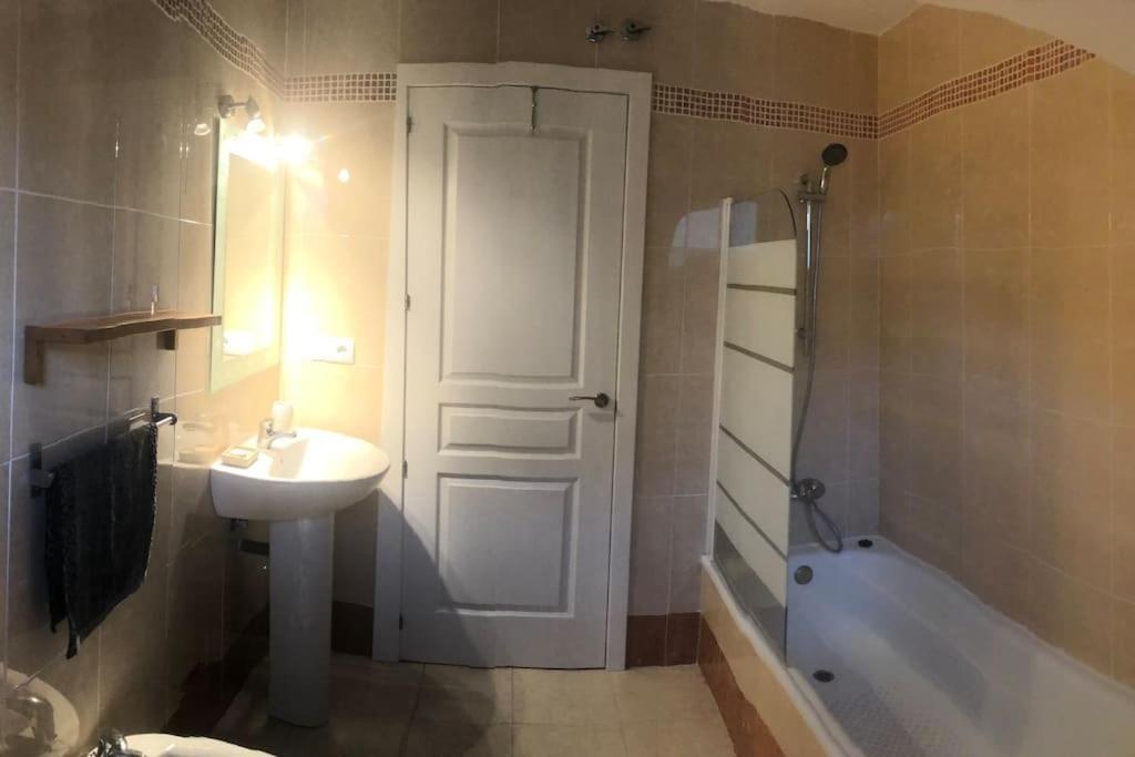 Boutique Style Apartment In Velez De Benaudalla - Near Salobrena المظهر الخارجي الصورة